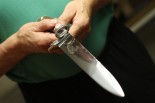Handpolierte Klinge mit Hundekopf.