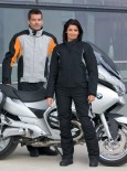 In der MO ist ein Bild von mir in dem Teil, das hier ist von BMW.