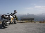 Wunderbare Touren mit einem coolen V2 gefahren und alles, was man über Frauen wissen sollte, vergessen.