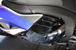 Hinter diesen schwarzen Beuteln liegen Teile des ABS der Honda. Ohne is' schöner.