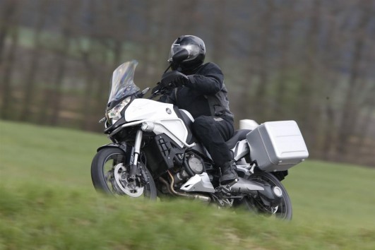 Wunderbarer Motor, dolles Fahrwerk, aber Gestaltung von Mattels Spritzgussabteilung: Honda Crossdings
