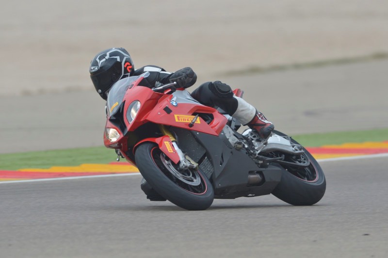 BMW S 1000 RR auf Pirelli Diablo Rosso III